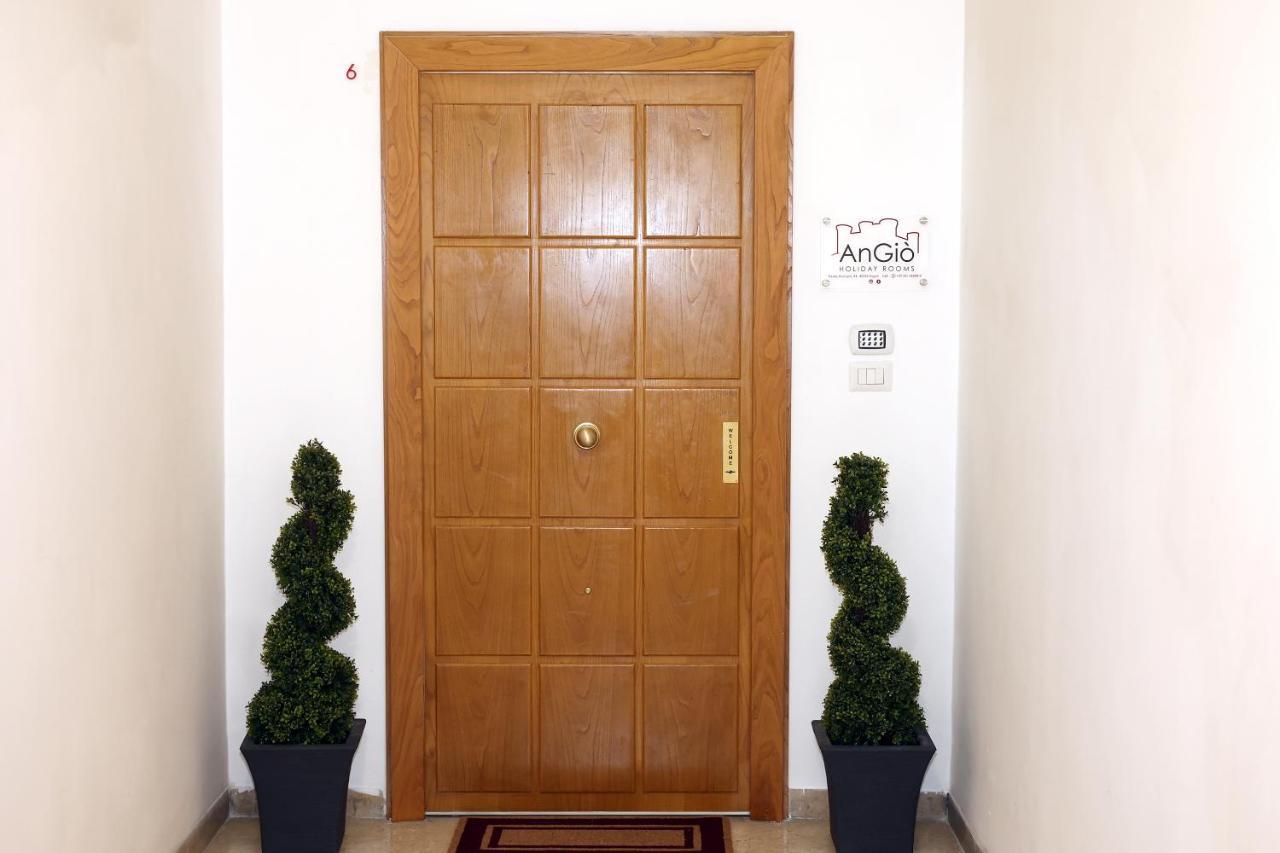 Angio Holiday Rooms Nápoles Exterior foto